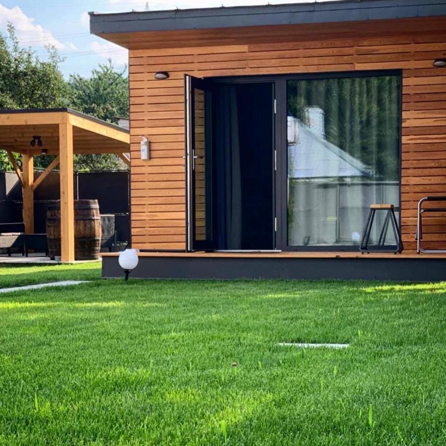 Kub House Lägenhet Bacău Exteriör bild